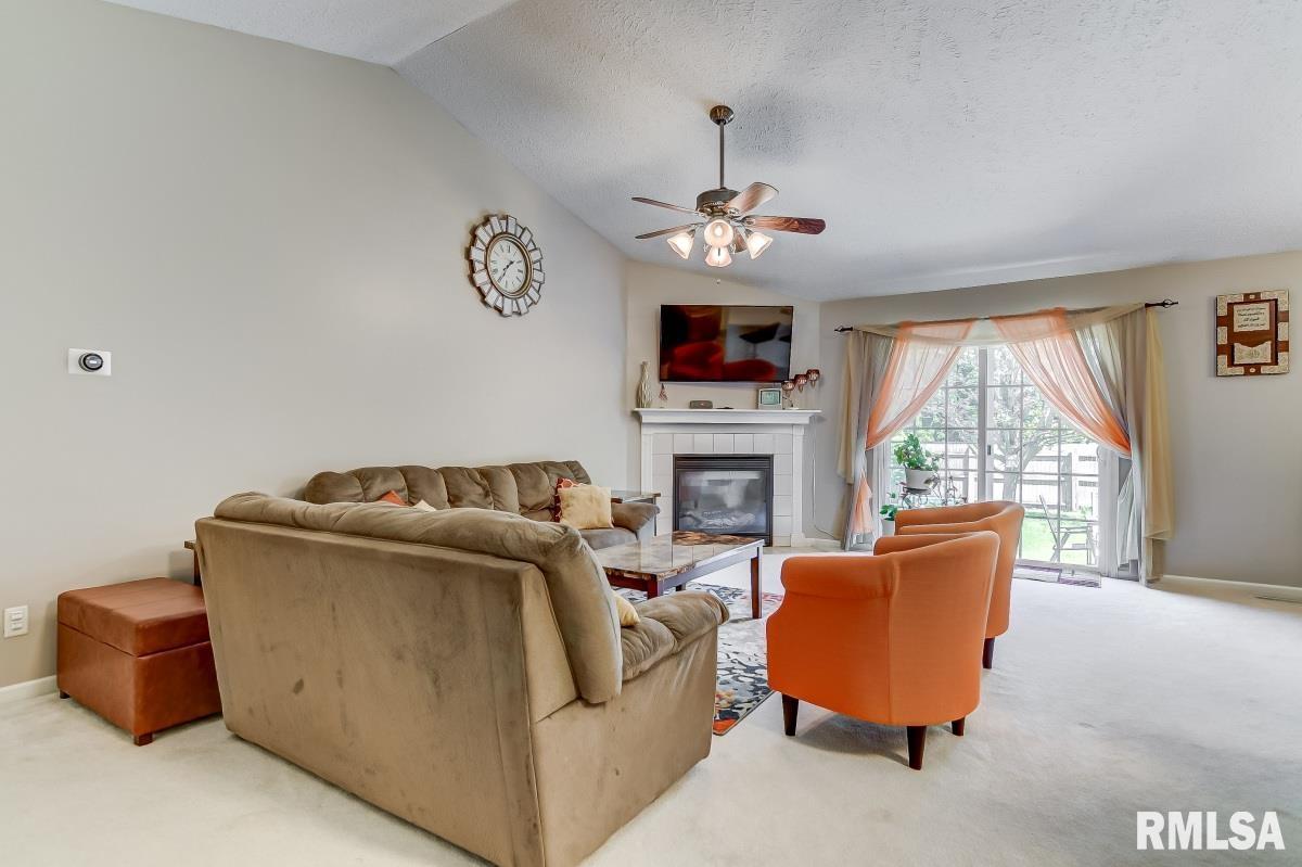 4420 Harvard Drive Springfield, IL 62712 - Photo 3 of 27 Gallery Image 3