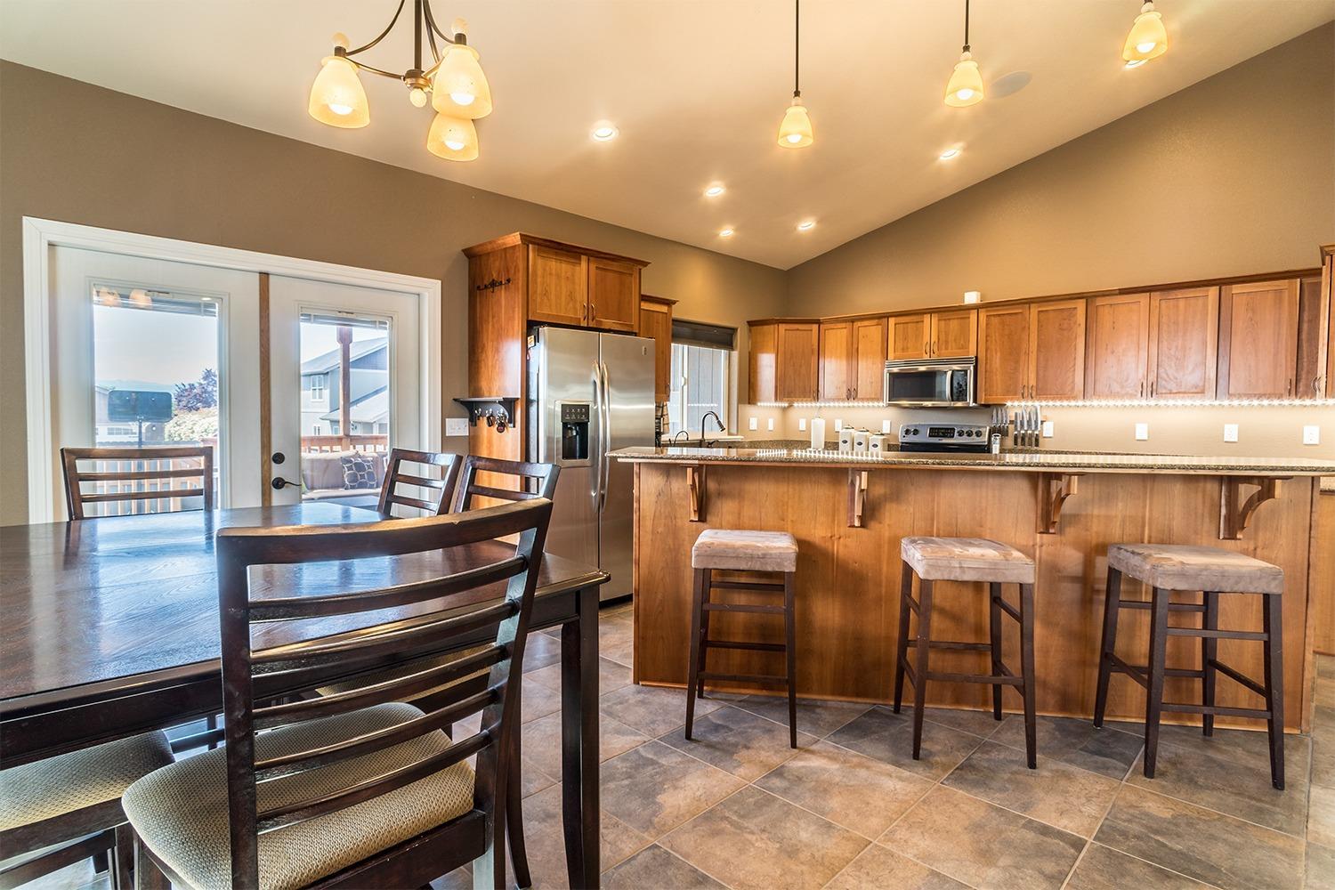 614 Barton Road Eagle Point, OR 97524 - Photo 10 of 27 Additional Photo