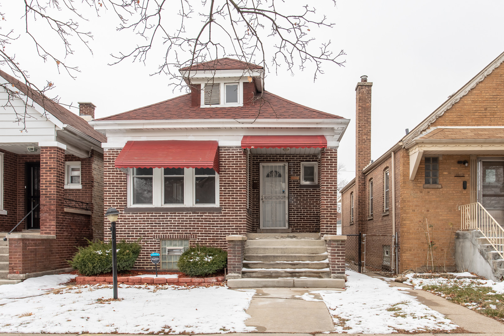8810 South Racine Avenue Chicago, IL 60620 - Photo 2 of 26
