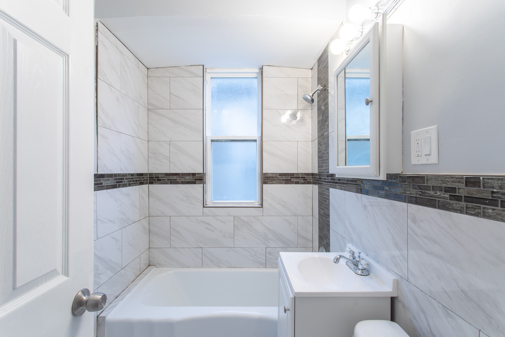 8810 South Racine Avenue Chicago, IL 60620 - Photo 15 of 26