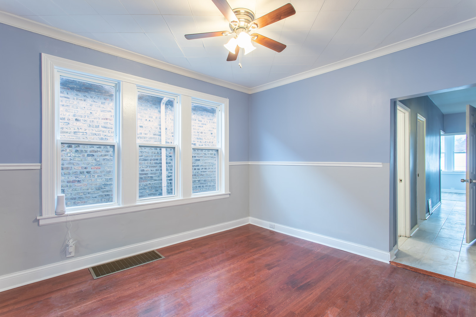 8810 South Racine Avenue Chicago, IL 60620 - Photo 5 of 26