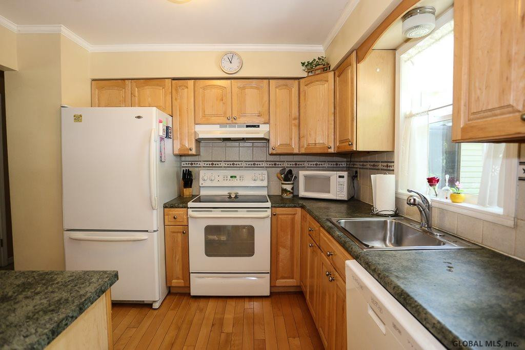 958 Riverview Road Rexford, NY 12148 - Photo 9 of 25 Photo 9