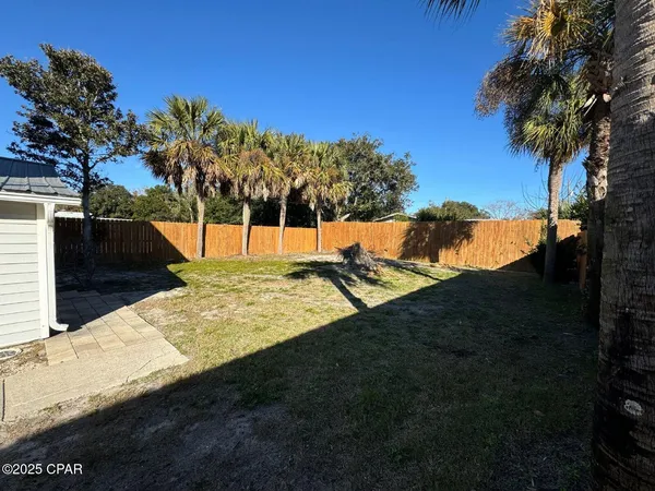 $1,300 | 230 Christmas Tree Lane, Unit B, Panama City Beach, FL 32413