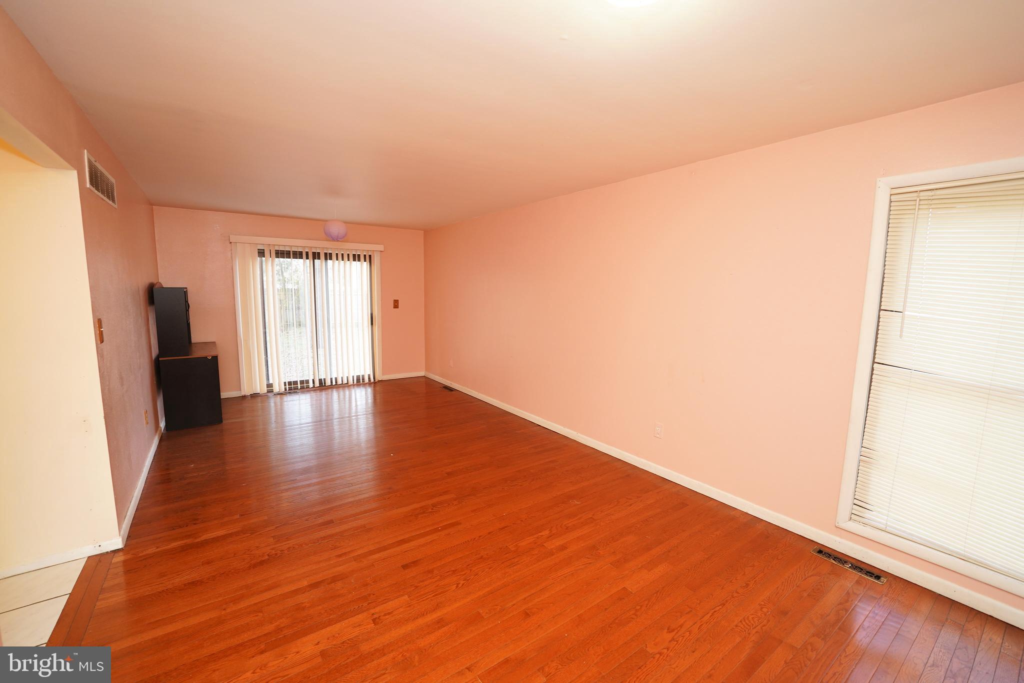 3 Overton Road Hightstown, NJ 08520 - Photo 4 of 29 Gallery Image 4