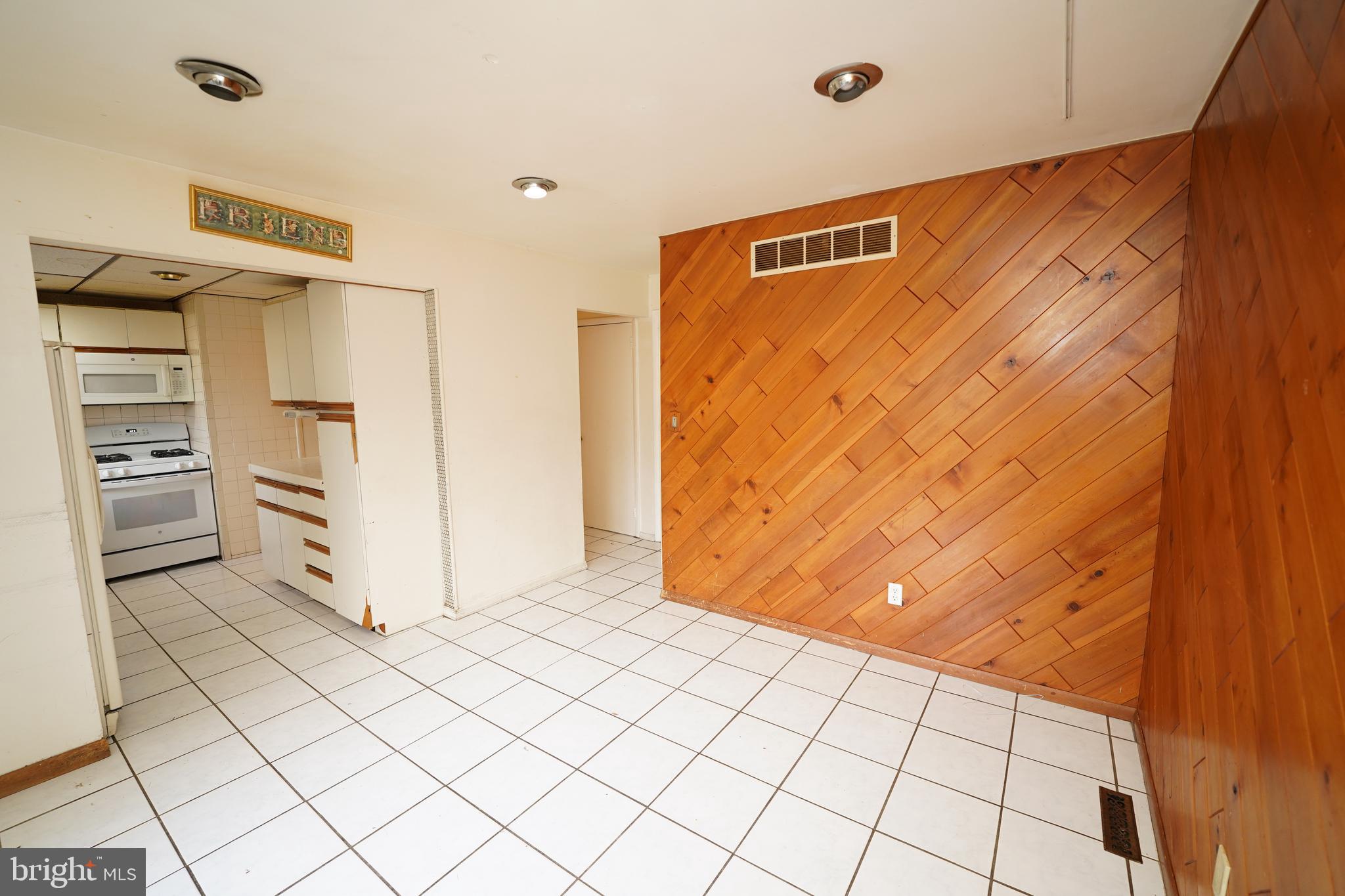 3 Overton Road Hightstown, NJ 08520 - Photo 10 of 29 Gallery Image 10