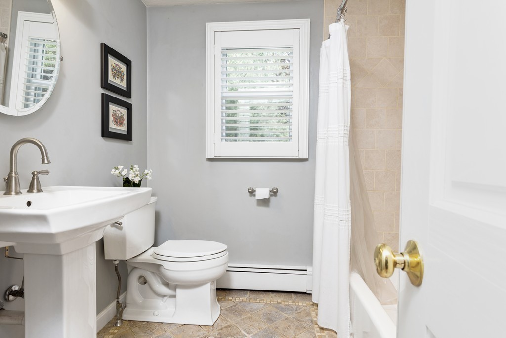 19 Burt Road Wilmington, MA 01887 - Photo 12 of 30