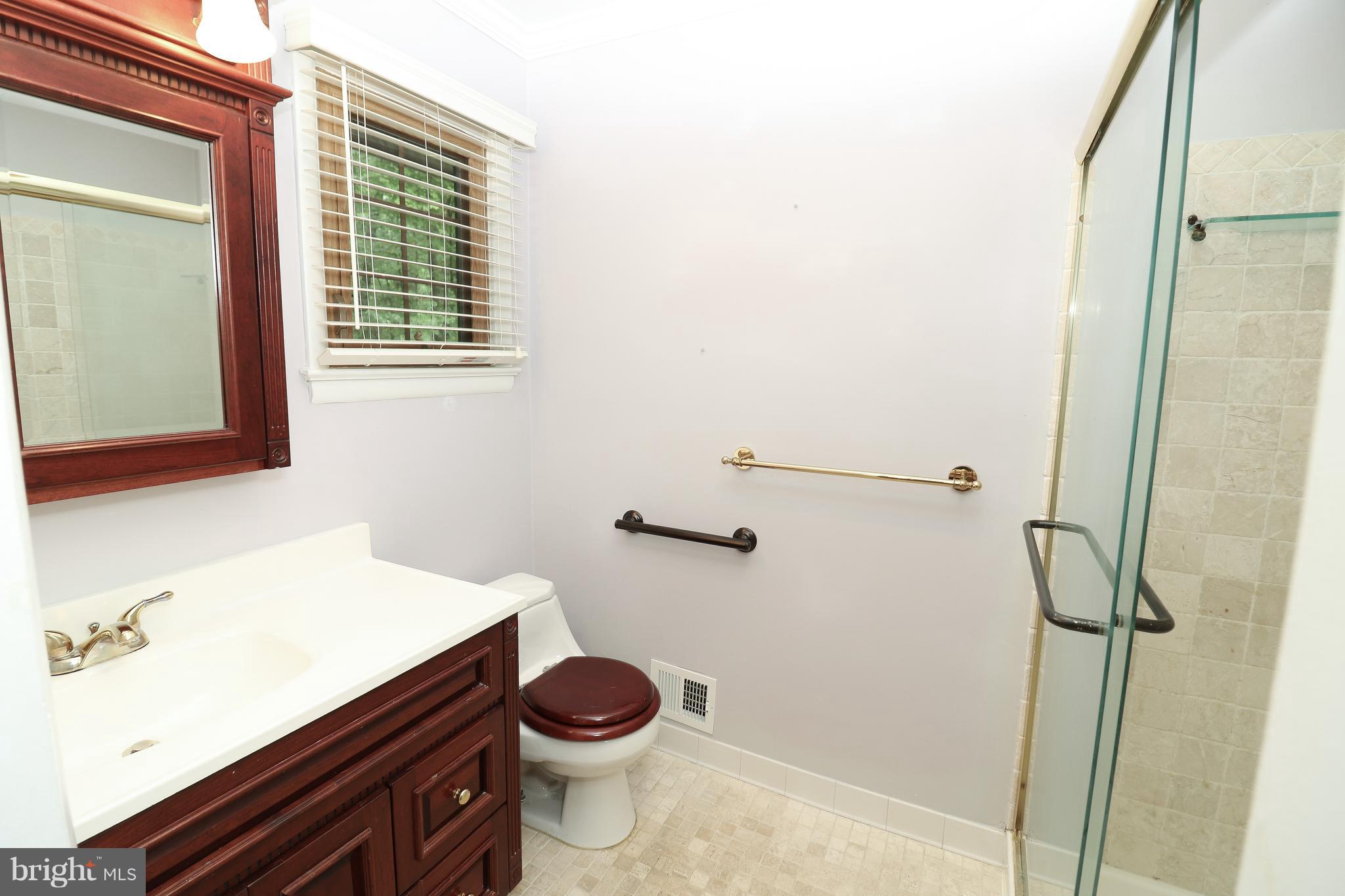 5085 Biscuit Mountain Road Broad Run, VA 20137 - Photo 15 of 30 Bath