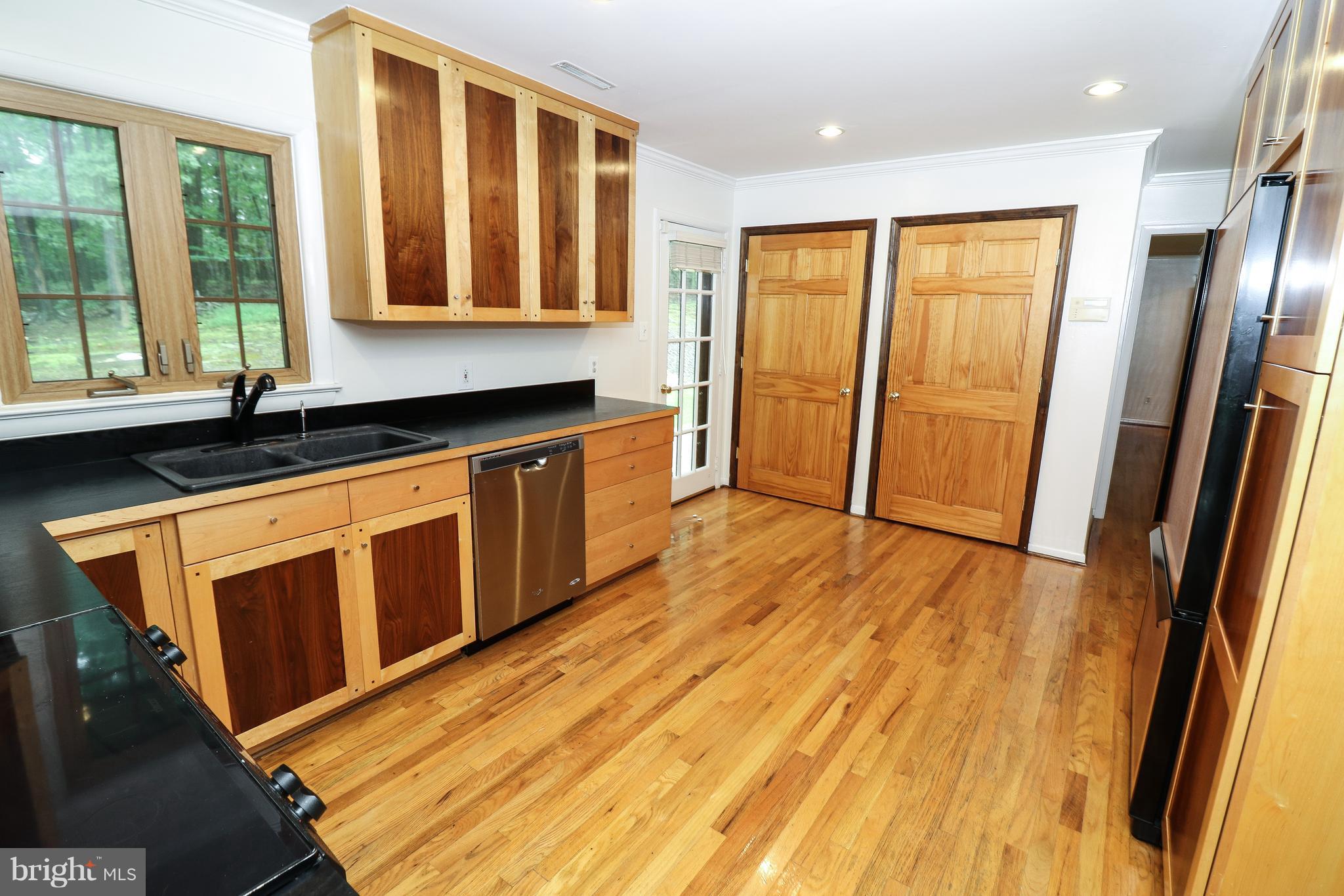 5085 Biscuit Mountain Road Broad Run, VA 20137 - Photo 4 of 30 Kitchen