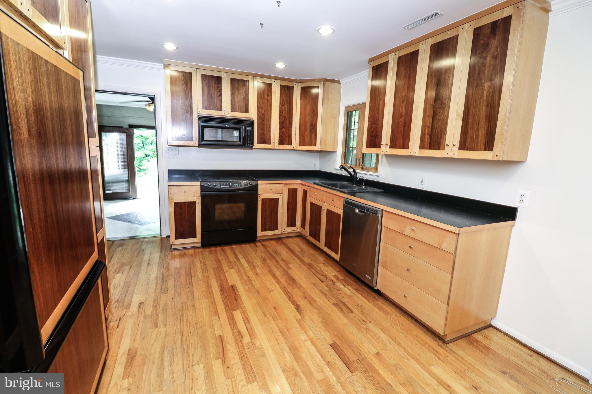 5085 Biscuit Mountain Road Broad Run, VA 20137 - Photo 5 of 30 Kitchen