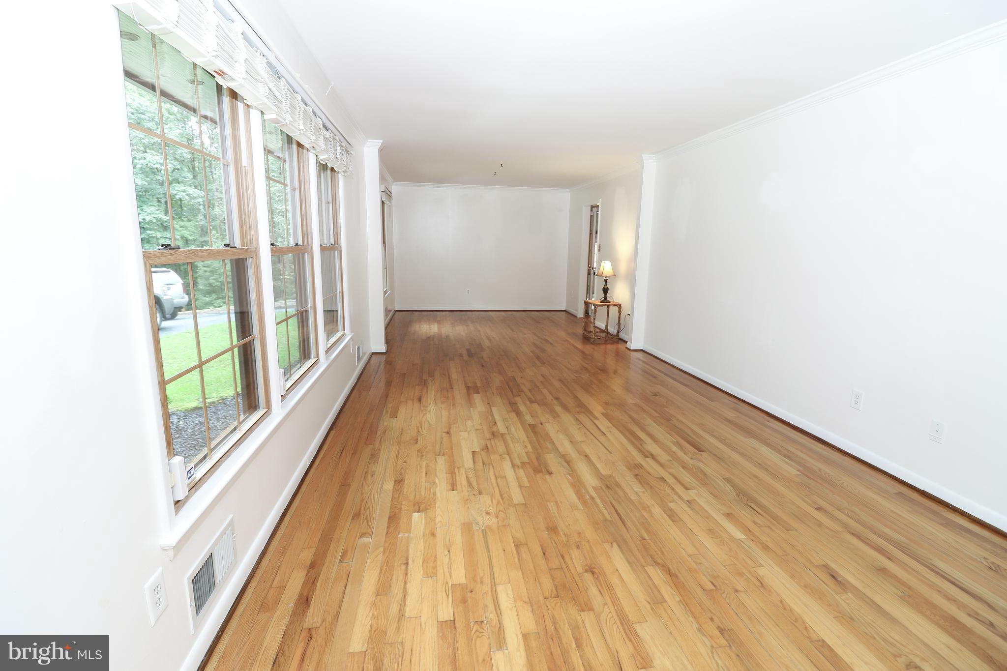 5085 Biscuit Mountain Road Broad Run, VA 20137 - Photo 8 of 30 Living Room