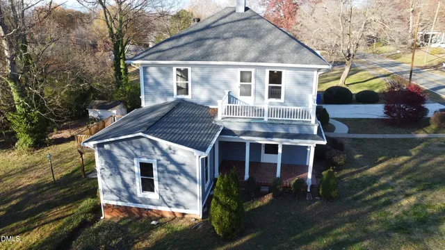 a view of a window in a room
