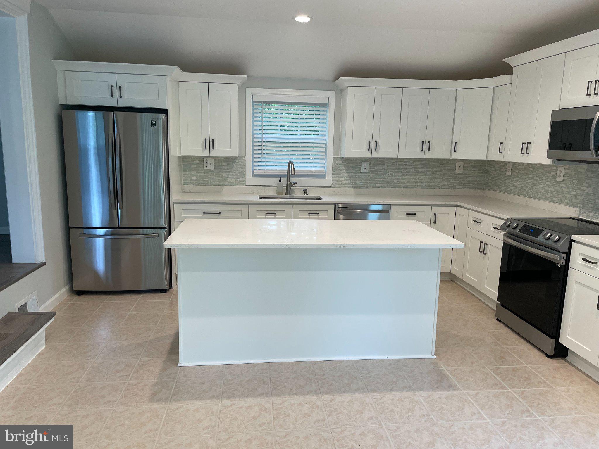 9101 Old Keene Mill Road Springfield, VA 22152 - Photo 6 of 7 Gallery Image 6
