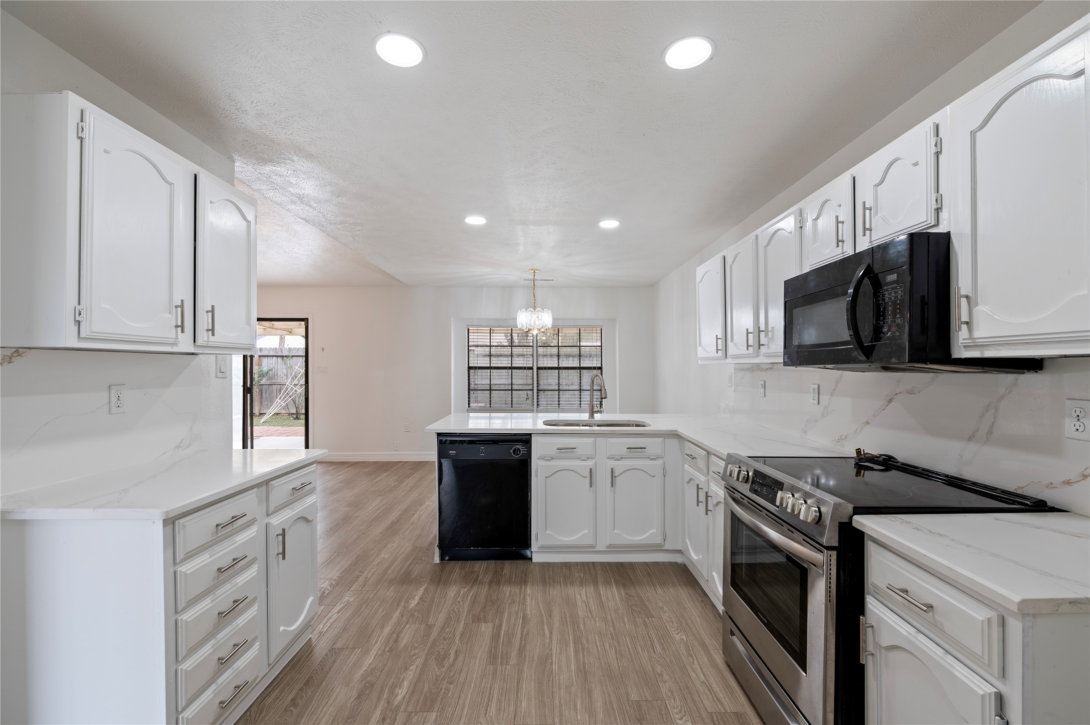 22722 Hawkwood Drive Spring, TX 77373 - Photo 7 of 34