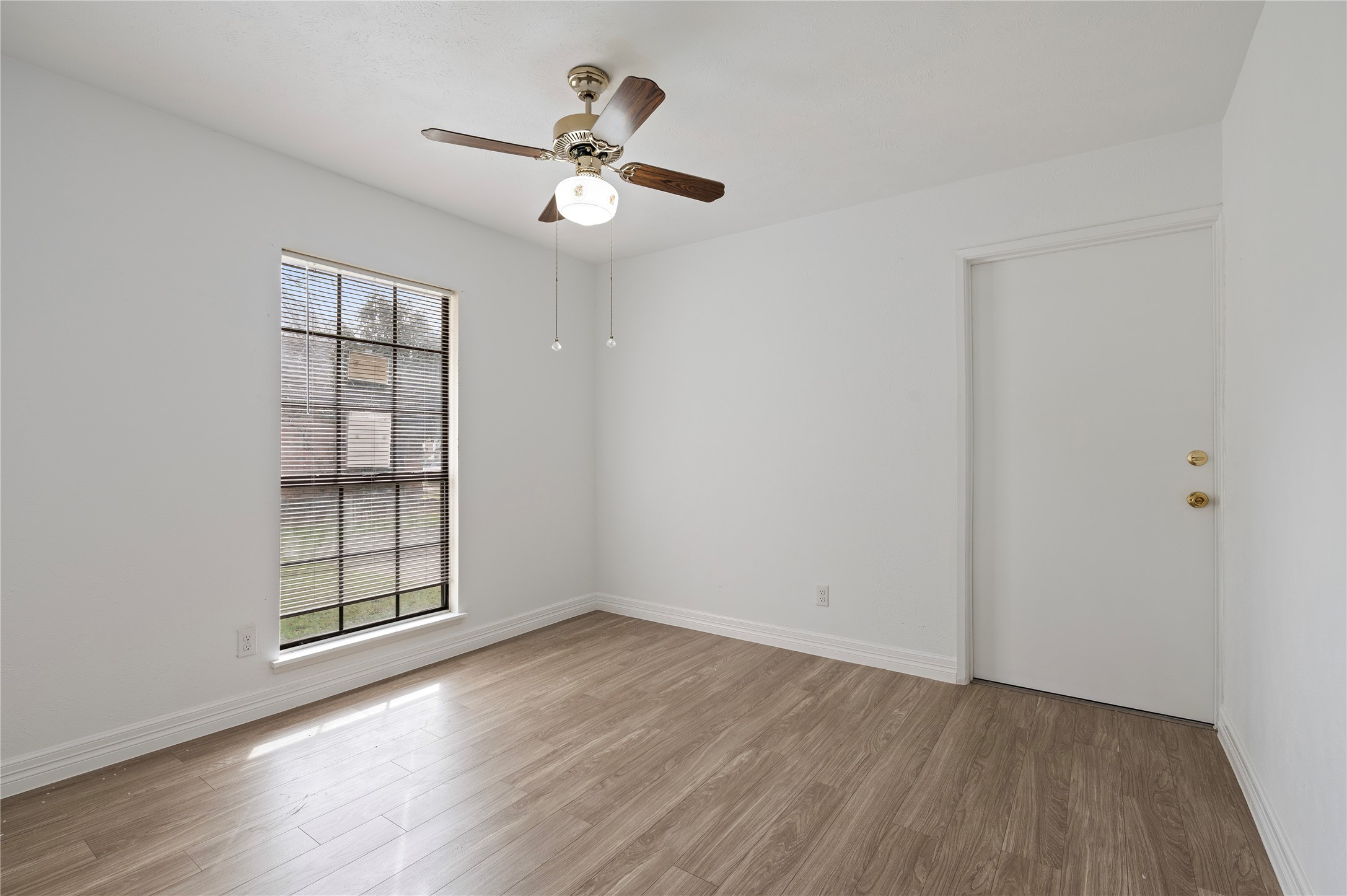 22722 Hawkwood Drive Spring, TX 77373 - Photo 10 of 34