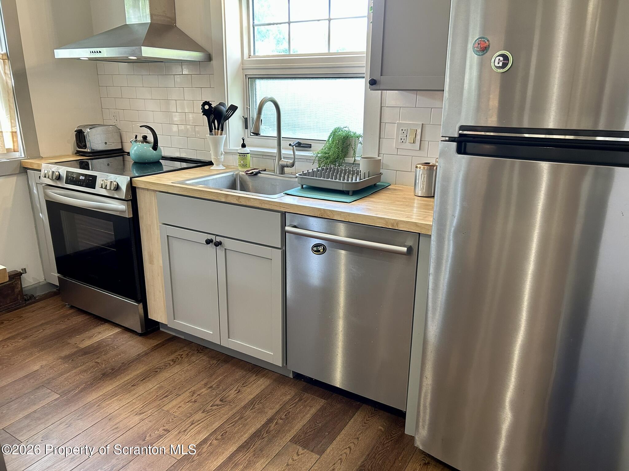 1787 East Mountain Road, Unit 1 Scranton, PA 18505 - Photo 12 of 20 Kitchen 2