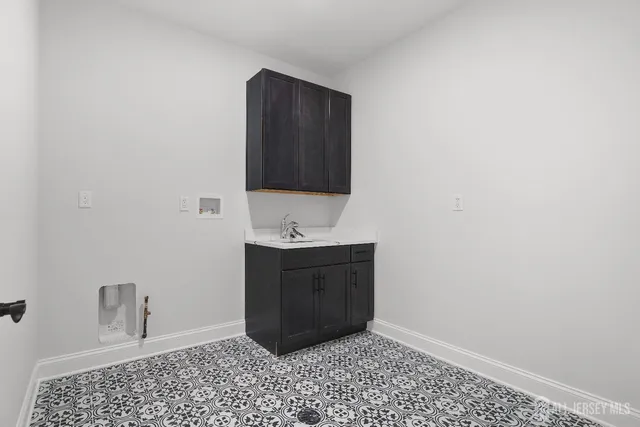 $1,950,000 | 9 Links Drive, Edison, NJ 08820