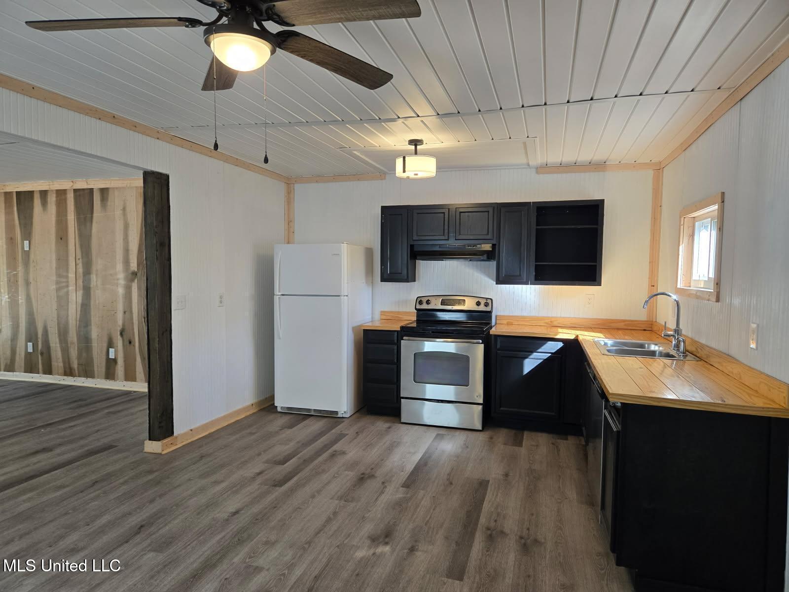 273 Broome School Road Perkinston, MS 39573 - Photo 4 of 12 Kitchen