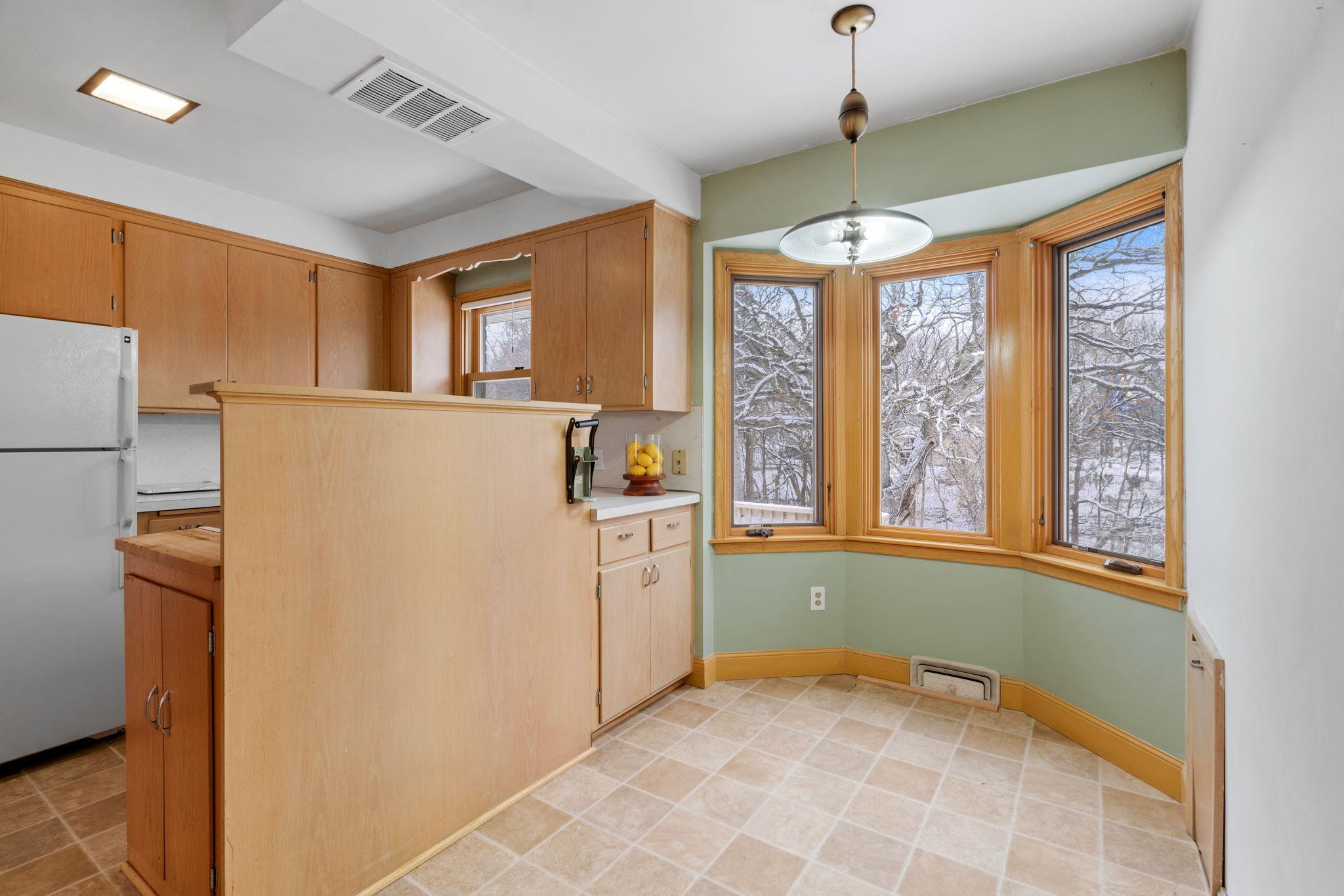 8828 River Ridge Road Bloomington, MN 55425 - Photo 10 of 38