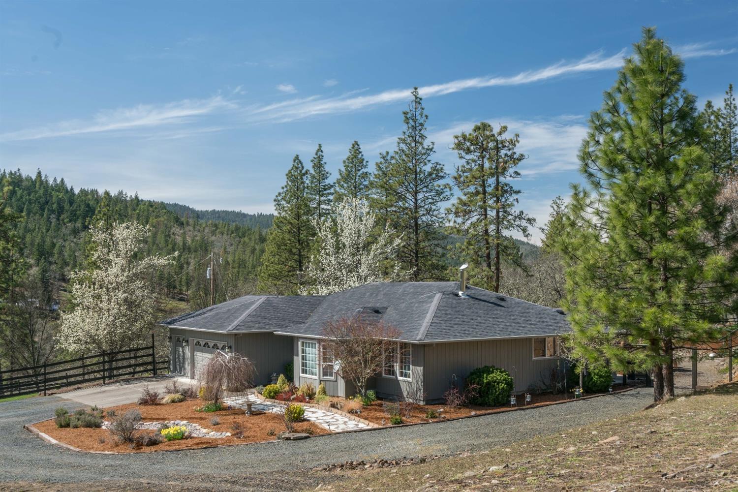 9481 East Antelope Road Eagle Point, OR 97524 - Photo 2 of 35 Additional Photo