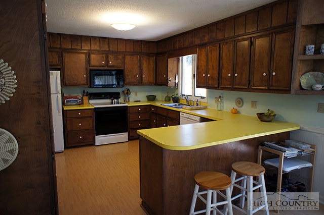 211 Country Lane Boone, NC 28607 - Photo 2 of 18 Gallery Image 2