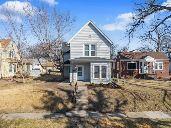 $149,900 | 2413 11th Avenue, Moline, IL 61265