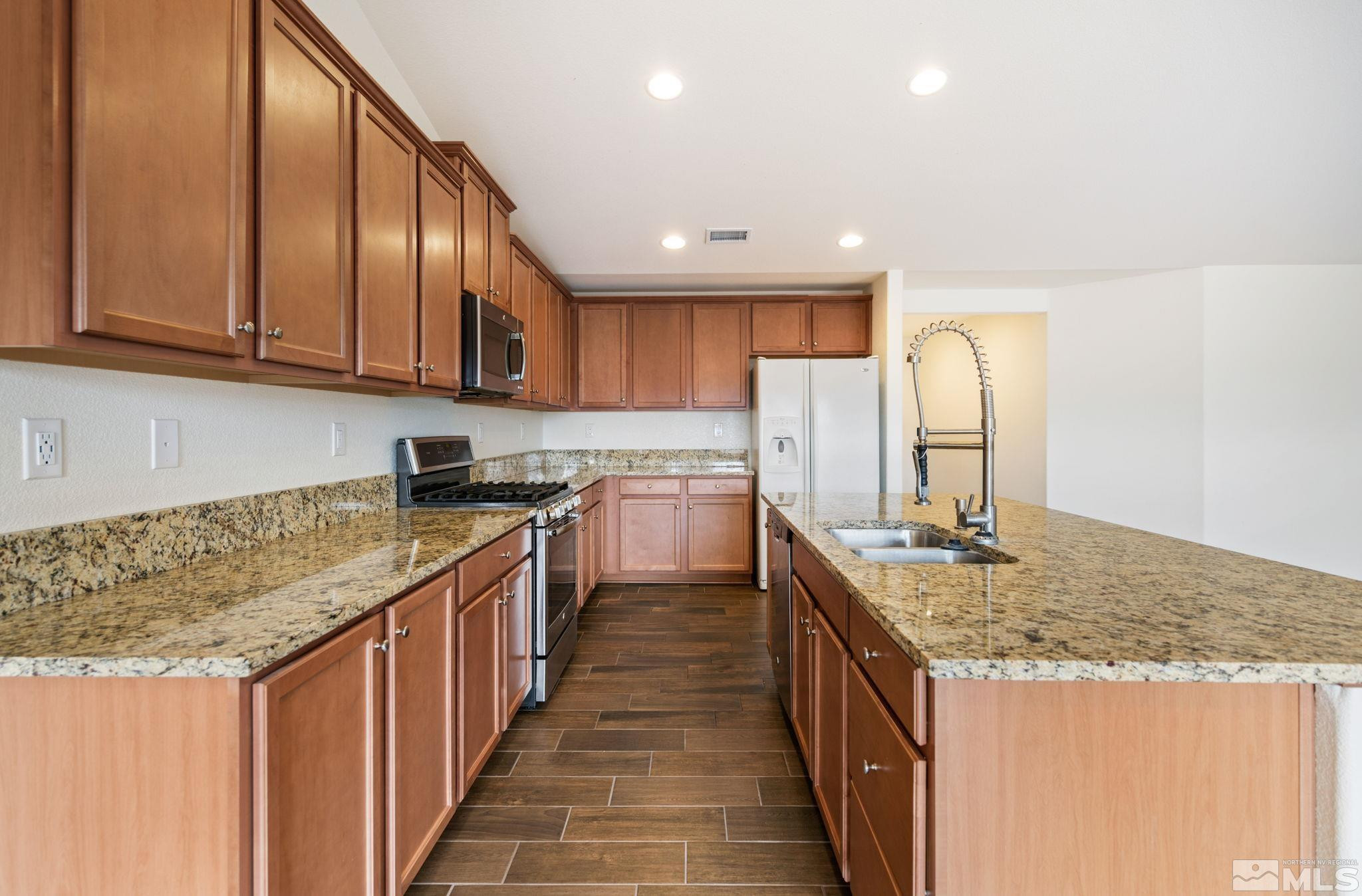 127 Deerfield Road Dayton, NV 89403 - Photo 14 of 39 Photo 14