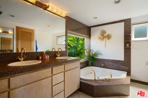 $1,650,000 | 22429 Bessemer Street, Woodland Hills, CA 91367