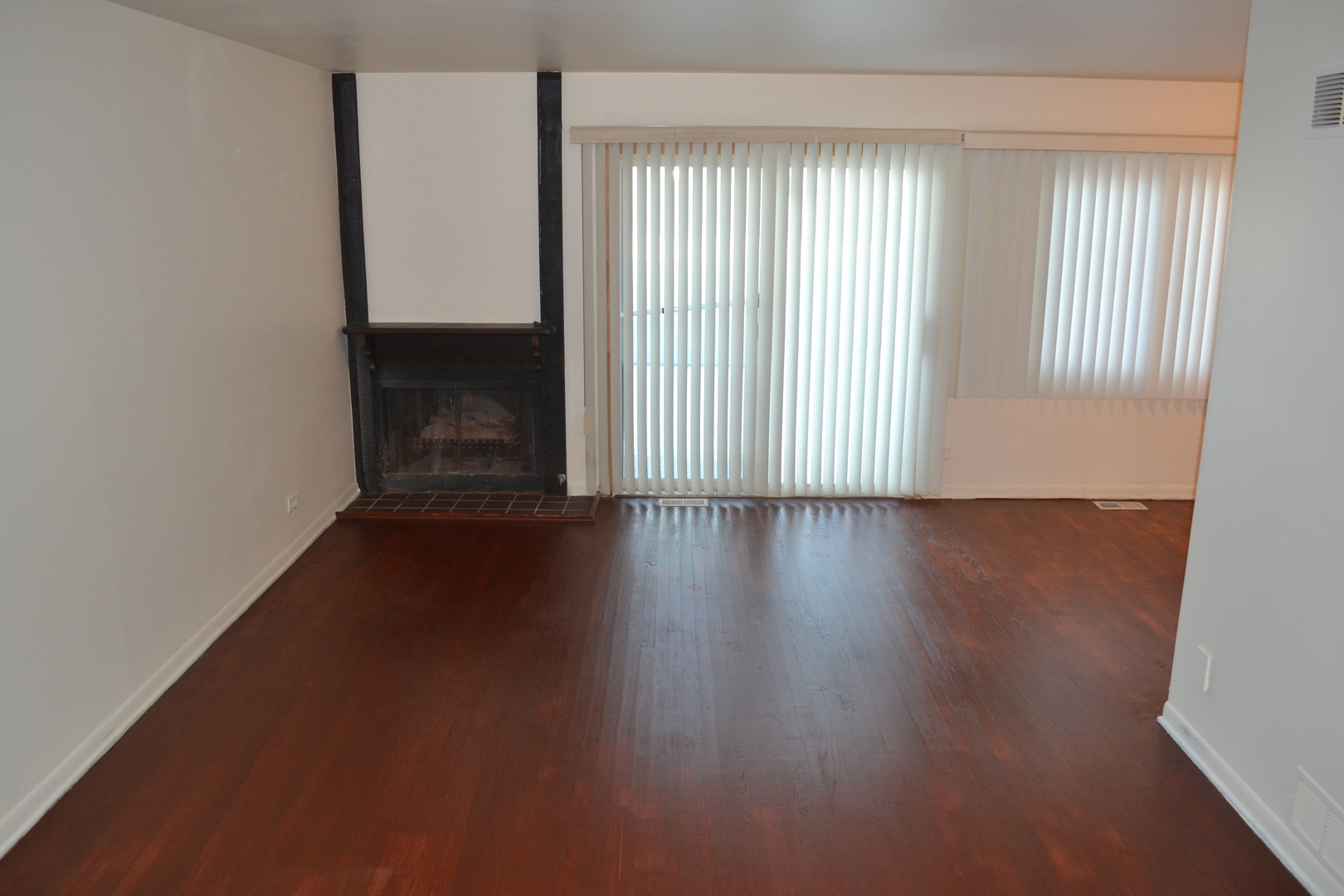 2510 Yarrow Lane Rolling Meadows, IL 60008 - Photo 2 of 29