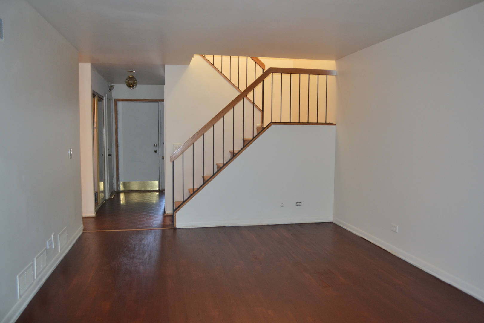 2510 Yarrow Lane Rolling Meadows, IL 60008 - Photo 3 of 29