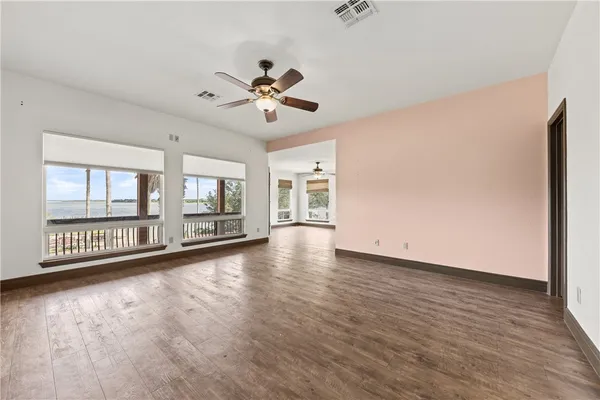 $769,000 | 105 Knoll Trail, Sandia, TX 78383