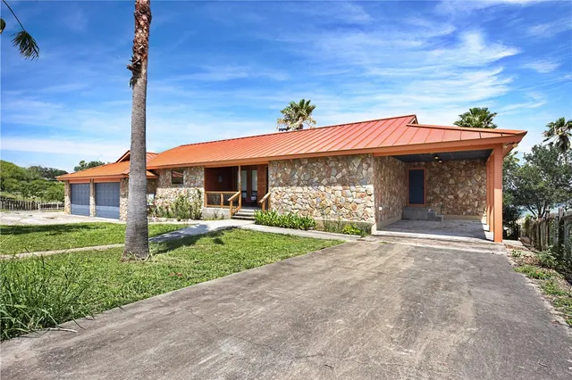 $769,000 | 105 Knoll Trail, Sandia, TX 78383