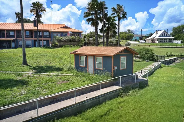 $769,000 | 105 Knoll Trail, Sandia, TX 78383