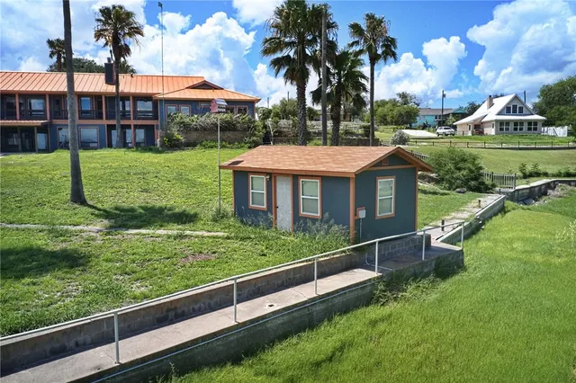 $769,000 | 105 Knoll Trail, Sandia, TX 78383