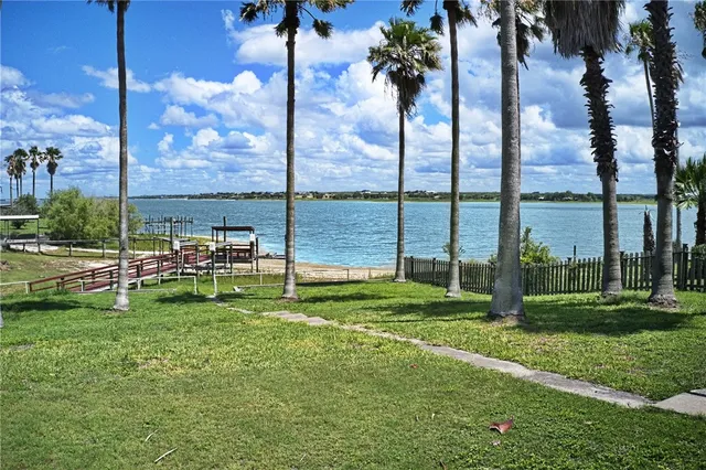 $769,000 | 105 Knoll Trail, Sandia, TX 78383