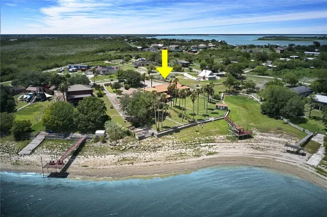 $769,000 | 105 Knoll Trail, Sandia, TX 78383