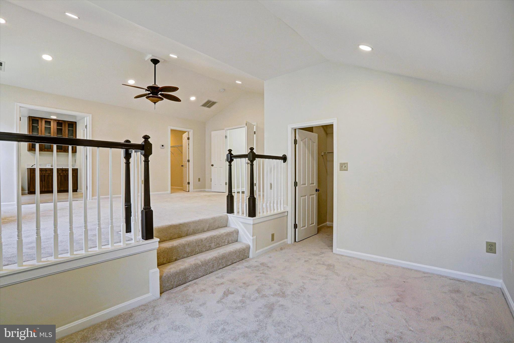 6405 Quiet Night Ride Columbia, MD 21044 - Photo 29 of 63 Sitting area with second huge walk-in closet!