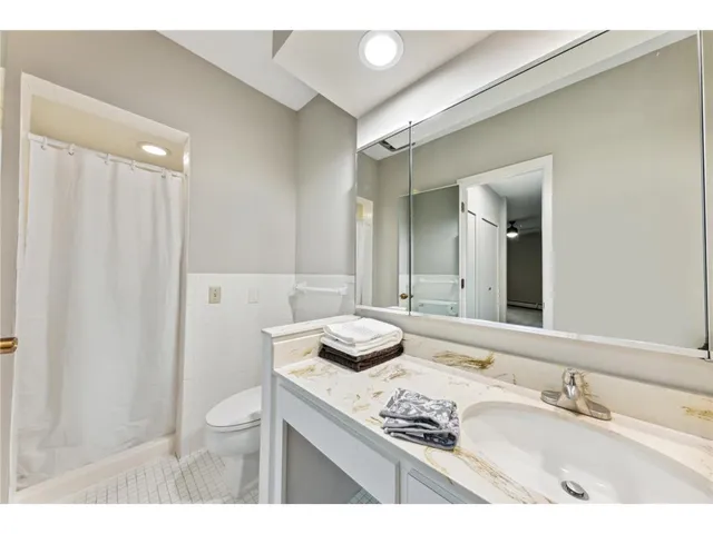 $233,000 | 3412 Oak Ridge Road, Unit 108, Minnetonka, MN 55305