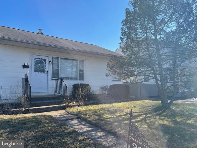 210 Clamer Road Ewing, NJ 08628 - Photo 4 of 8