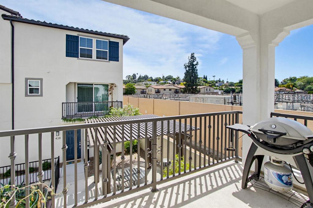 437 Jupiter Escondido, CA 92025 - Photo 15 of 44 Balcony