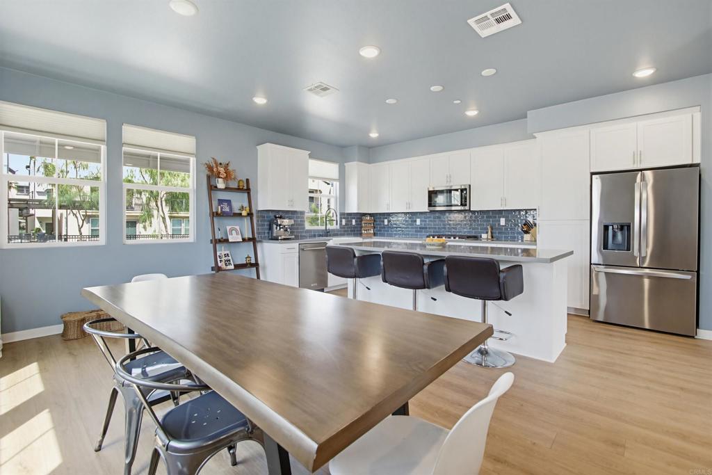 437 Jupiter Escondido, CA 92025 - Photo 2 of 44 Kitchen