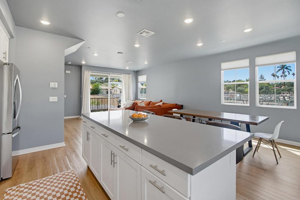 437 Jupiter Escondido, CA 92025 - Photo 8 of 44 Kitchen