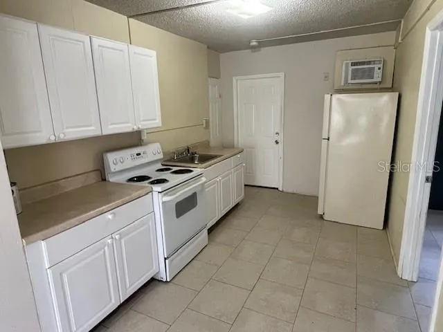 $1,225 | 3800 18th Avenue South, Unit 3, St. Petersburg, FL 33711