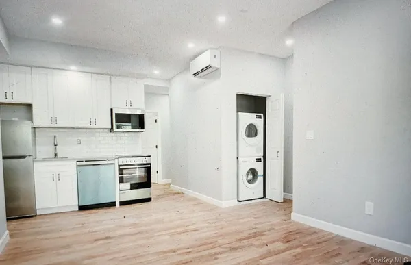 $3,700 | 75 Woodbine Street, Unit 1 | Bushwick