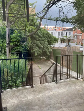 $3,700 | 75 Woodbine Street, Unit 1 | Bushwick