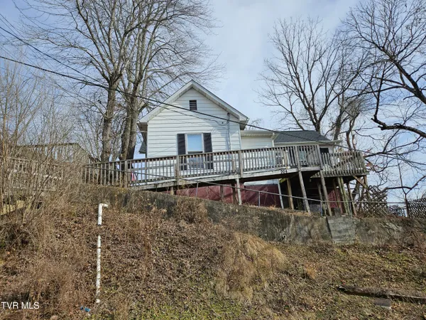 $120,000 | 204 High Avenue Northeast, Coeburn, VA 24230