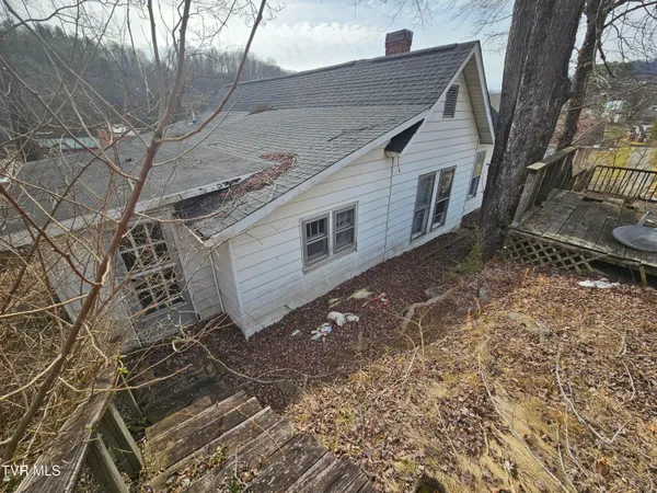 $120,000 | 204 High Avenue Northeast, Coeburn, VA 24230