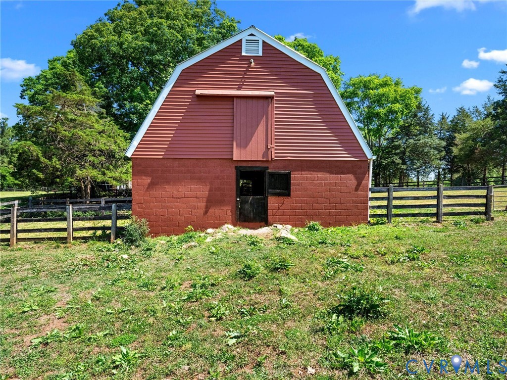 1887 Sheppard Town Road Crozier, VA 23039 - Photo 88 of 98 Horse Stable