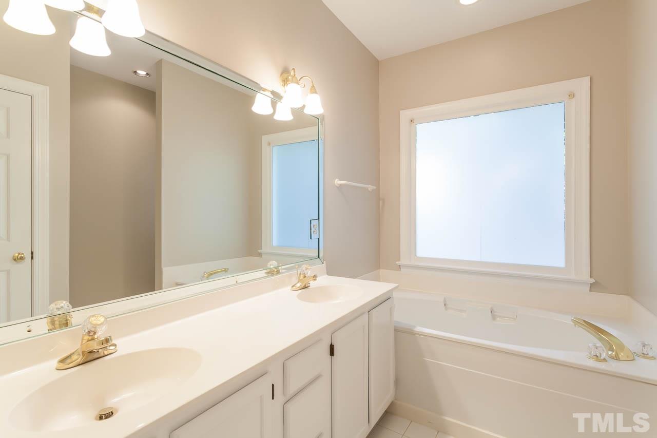 5104 Celbridge Place Raleigh, NC 27613 - Photo 16 of 23 Gallery Image 16