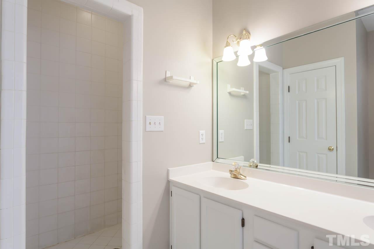 5104 Celbridge Place Raleigh, NC 27613 - Photo 18 of 23 Gallery Image 18