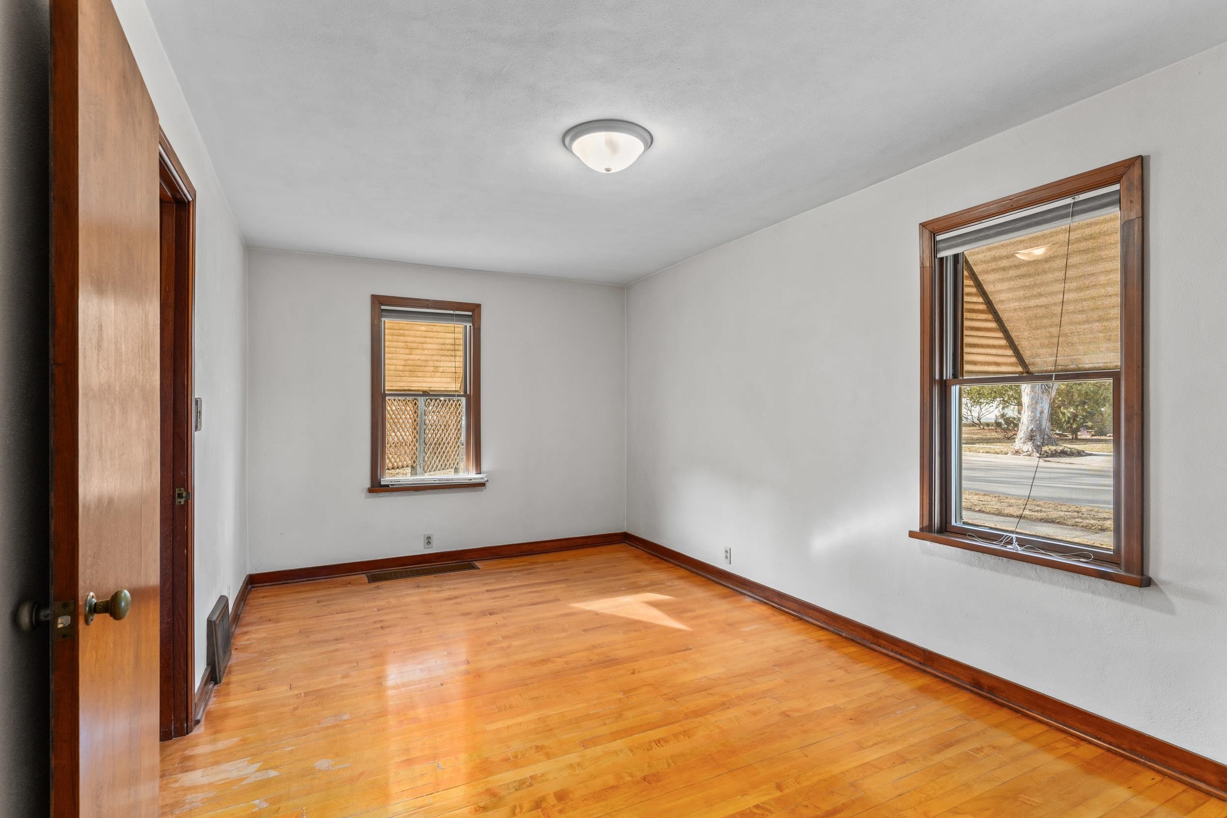 2007 North Division Street Appleton, WI 54911 - Photo 11 of 15